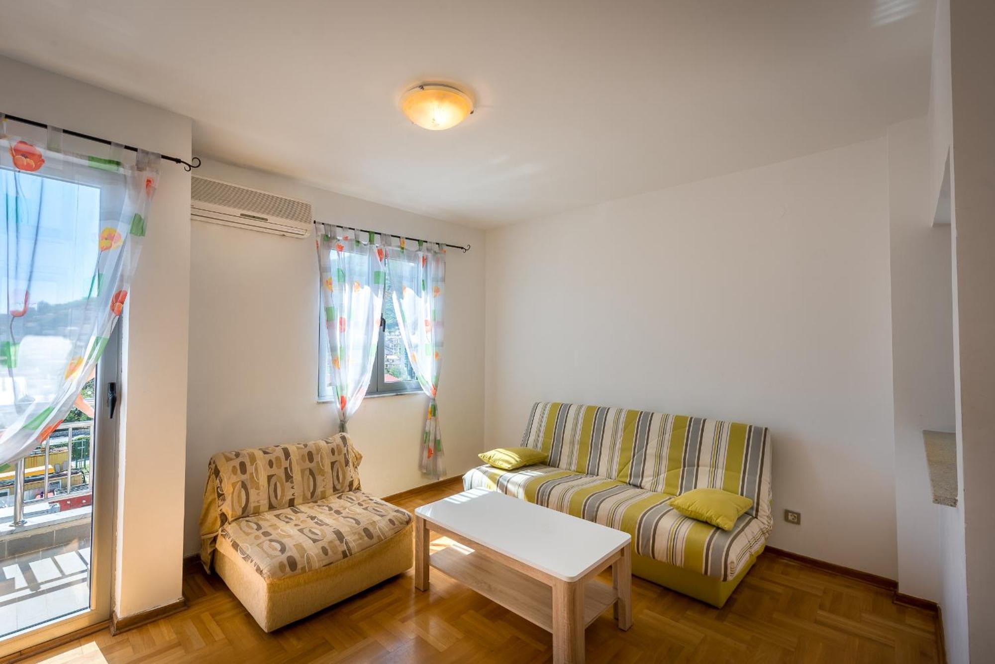 Apartments Montreal บุดวา ภายนอก รูปภาพ