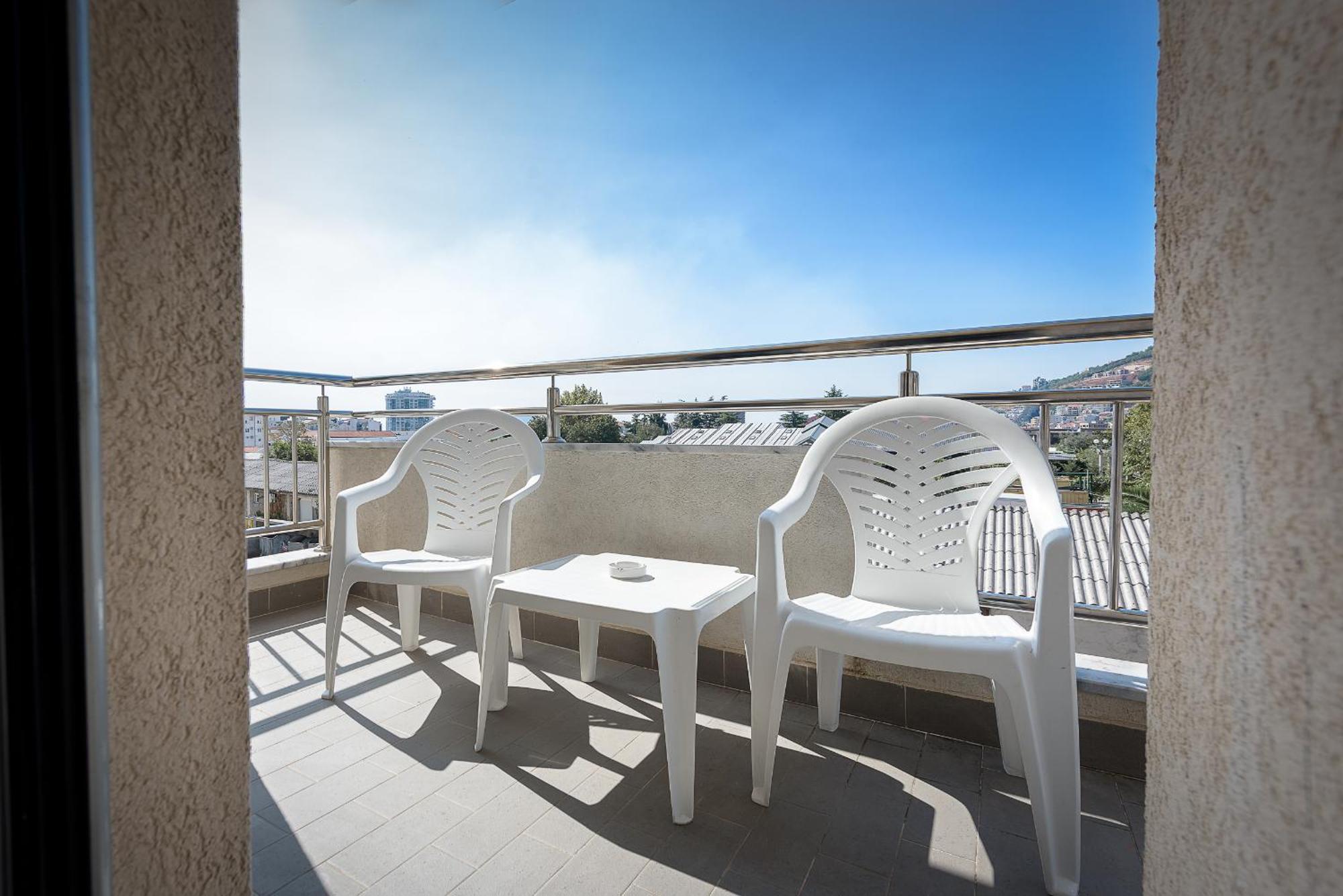 Apartments Montreal บุดวา ภายนอก รูปภาพ