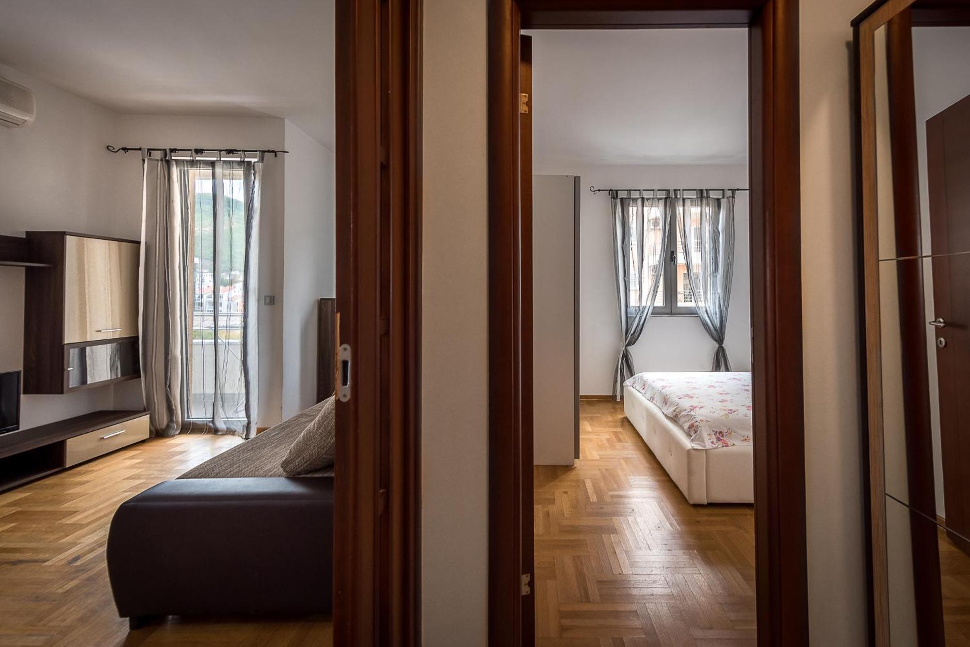 Apartments Montreal บุดวา ภายนอก รูปภาพ