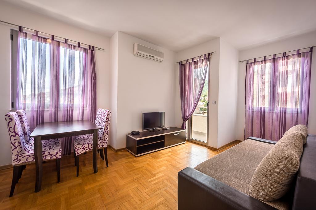 Apartments Montreal บุดวา ภายนอก รูปภาพ