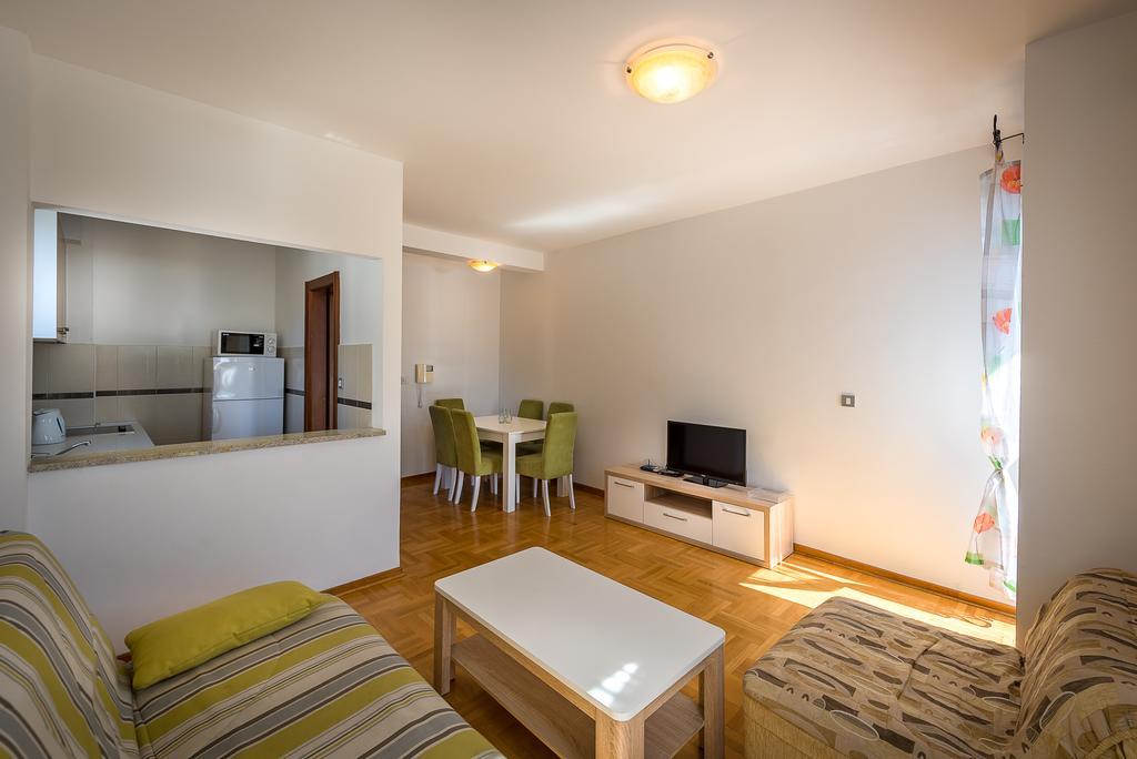 Apartments Montreal บุดวา ภายนอก รูปภาพ